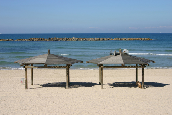beach_huts.jpg