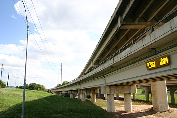 overpass.jpg